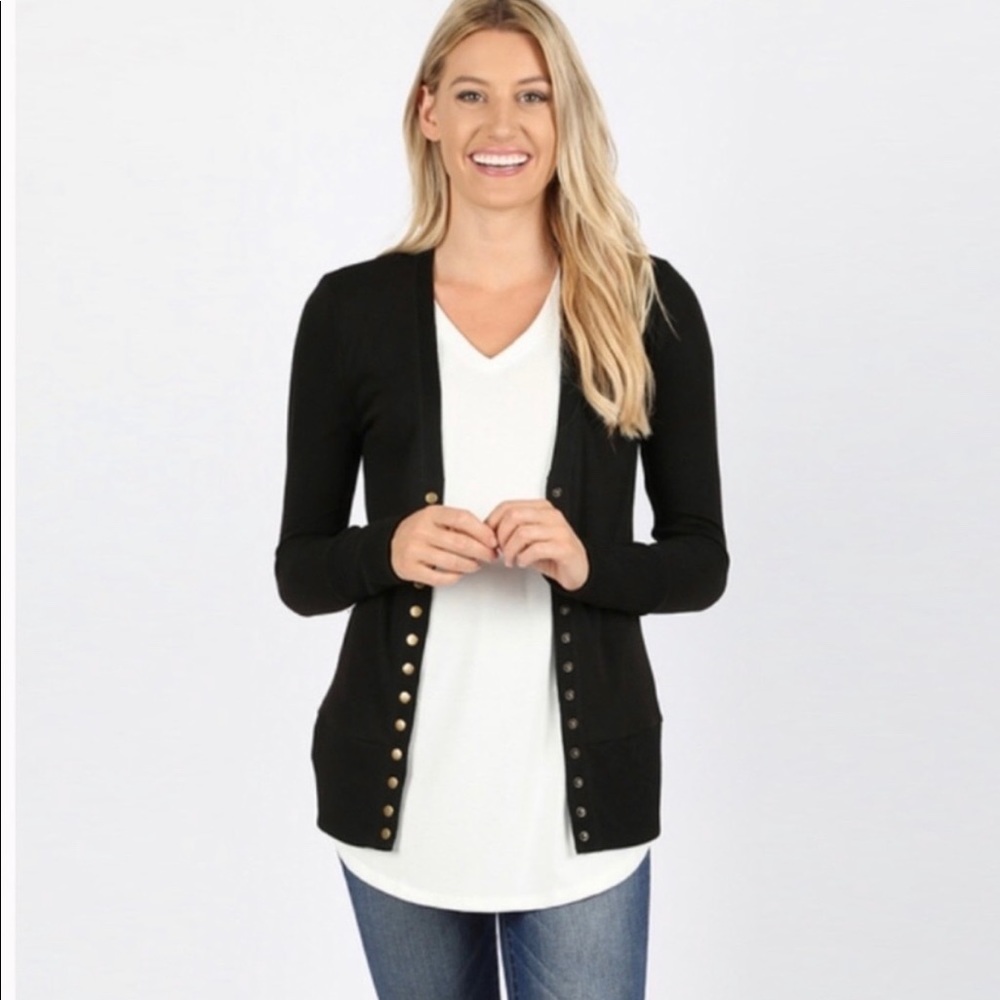 Black long sleeve snap button cardigan